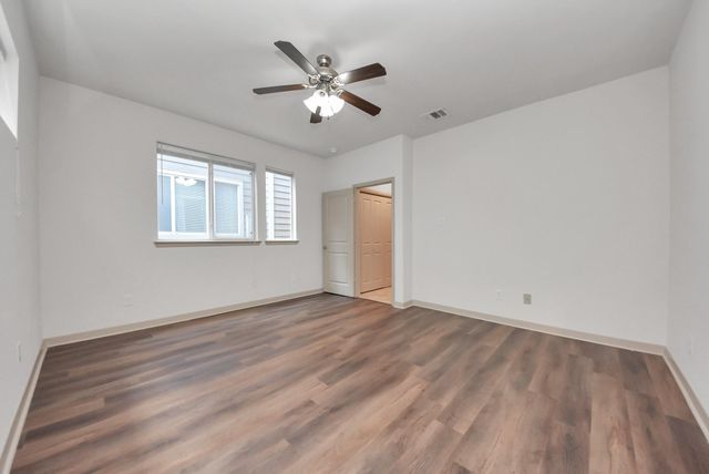 5326 Avenue J, Houston, TX 77011