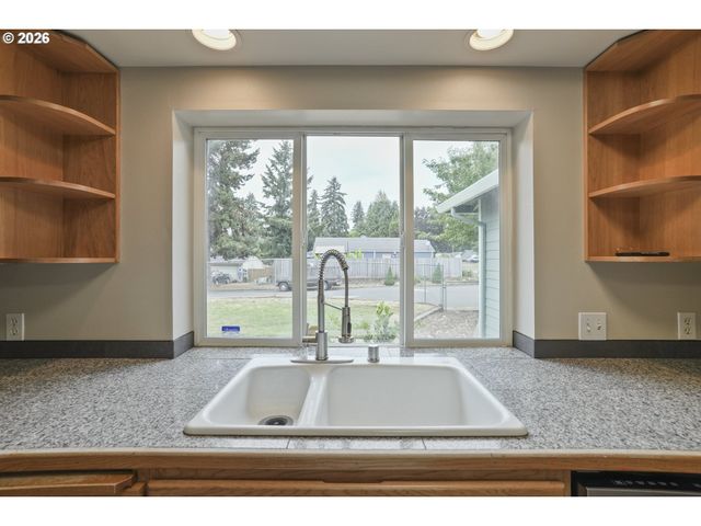 12905 Ne 36TH St, Vancouver, WA 98682