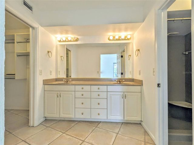 5456 AZURE WAY, Sarasota, FL 34242