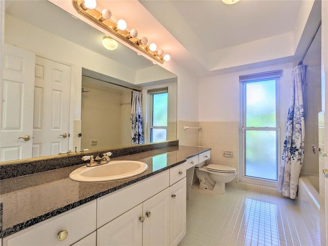 5456 AZURE WAY, Sarasota, FL 34242
