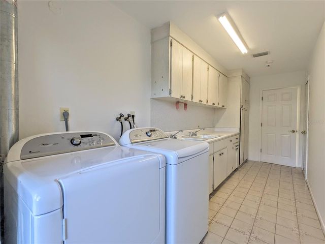 5456 AZURE WAY, Sarasota, FL 34242