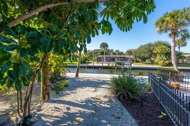 5456 AZURE WAY, Sarasota, FL 34242