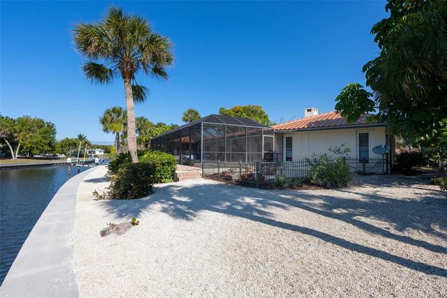 5456 AZURE WAY, Sarasota, FL 34242