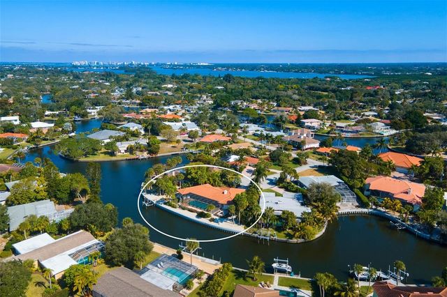 5456 AZURE WAY, Sarasota, FL 34242