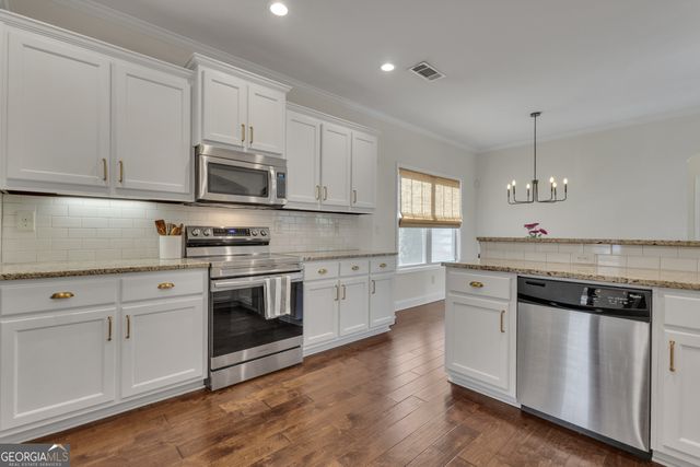 110 Sparrows Cove, Fayetteville, GA 30215