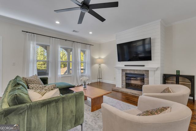 110 Sparrows Cove, Fayetteville, GA 30215