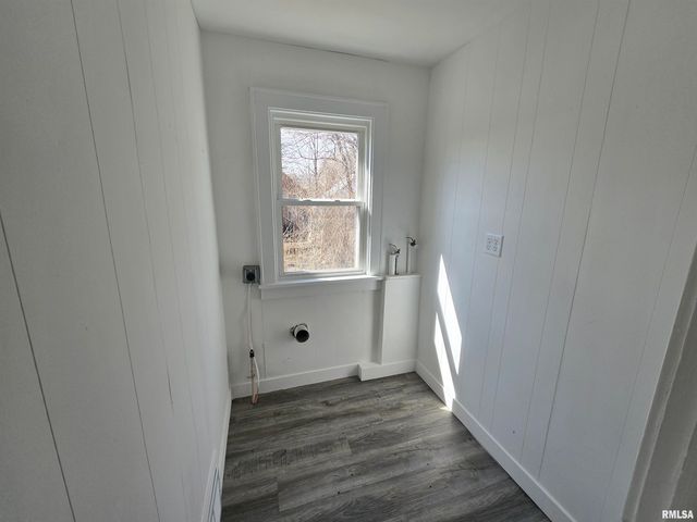 1915 E WASHINGTON Street, East Peoria, IL 61611