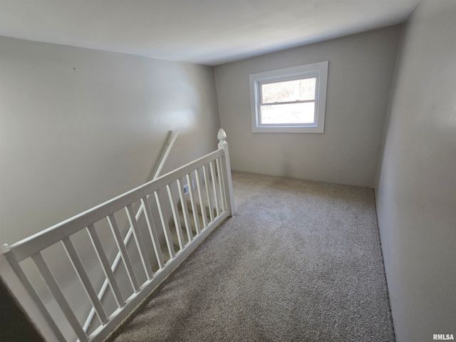 1915 E WASHINGTON Street, East Peoria, IL 61611