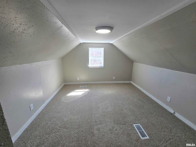 1915 E WASHINGTON Street, East Peoria, IL 61611