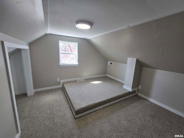 1915 E WASHINGTON Street, East Peoria, IL 61611