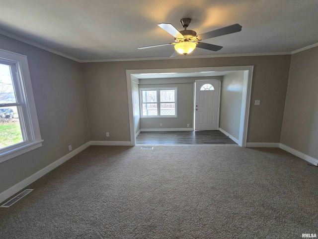 1915 E WASHINGTON Street, East Peoria, IL 61611