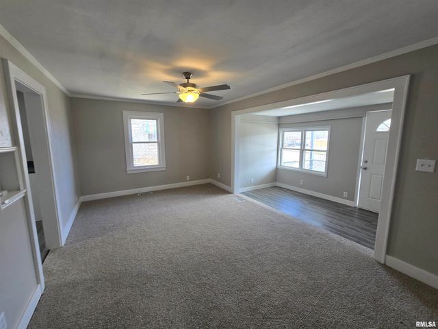 1915 E WASHINGTON Street, East Peoria, IL 61611