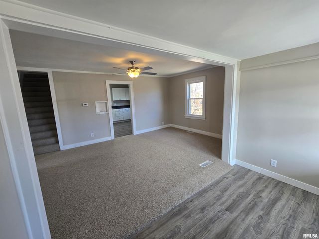 1915 E WASHINGTON Street, East Peoria, IL 61611