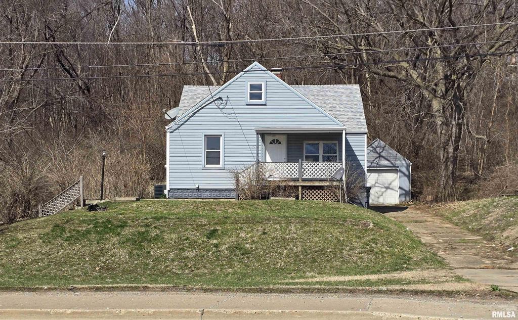 1915 E WASHINGTON Street, East Peoria, IL 61611