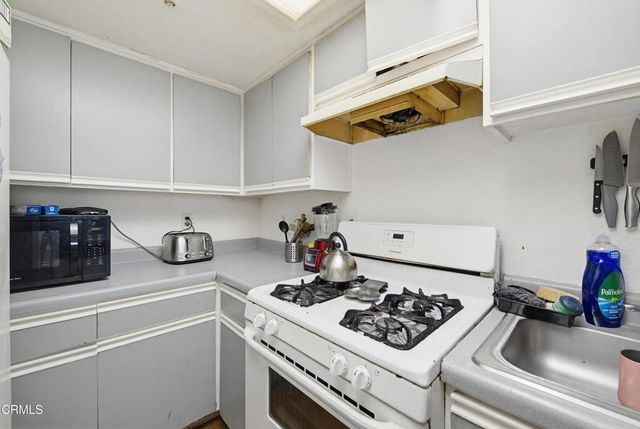 847 N Raymond Avenue 9A, Pasadena, CA 91103