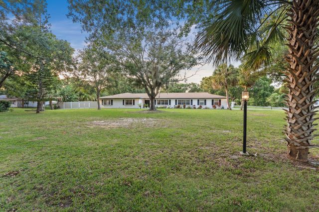 2900 Grove Drive, Fort Pierce, FL 34981