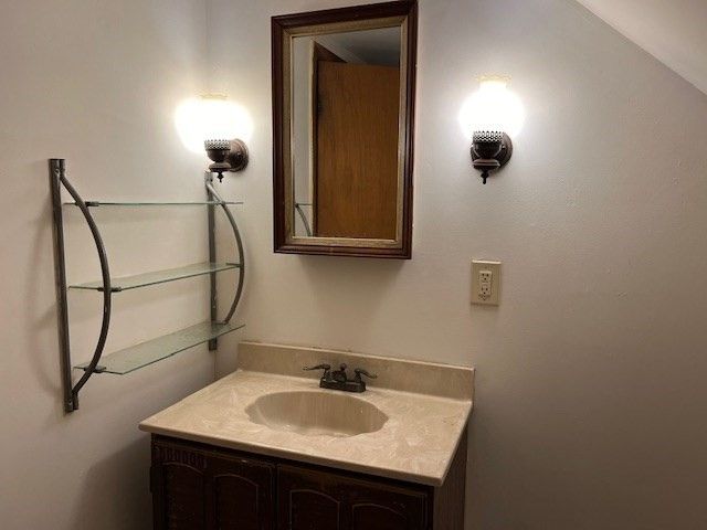 98 Winter St 2, Saugus, MA 01906