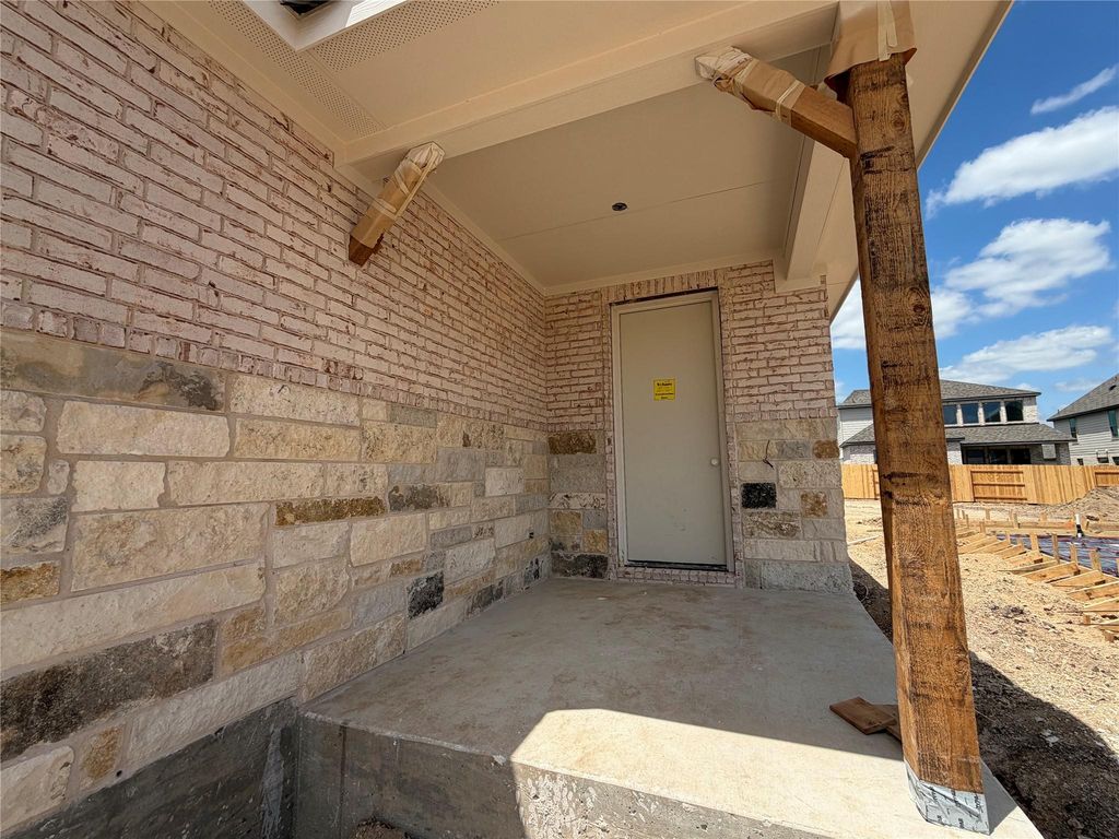 157 Clover BND, Liberty Hill, TX 78642