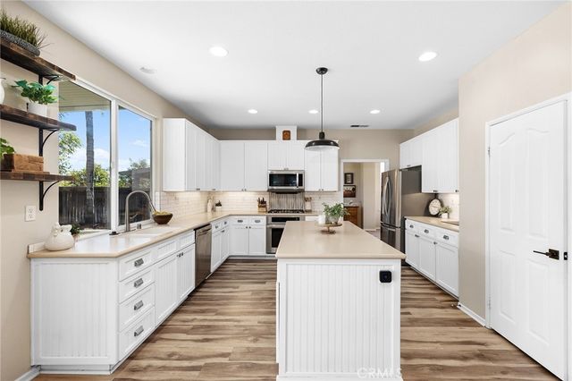 29687 Rossiter, Murrieta, CA 92563