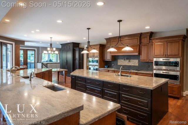 1330 Oxford Road, Bloomfield Charter Township, MI 48304