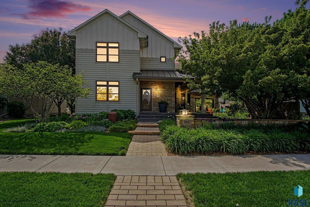 505 N Pasque Flower Trl Trail, Brandon, SD 57005