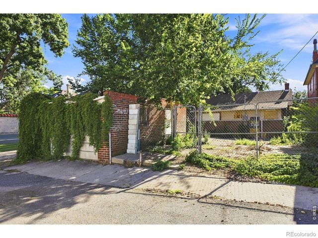 1445 Saint Paul Street, Denver, CO 80206