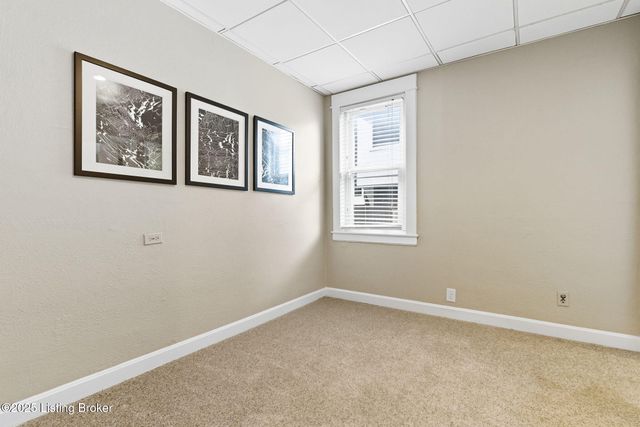 1860 Alfresco Pl, Louisville, KY 40205