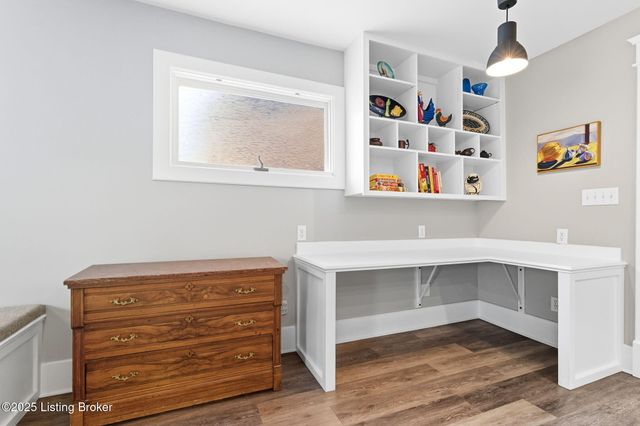 1860 Alfresco Pl, Louisville, KY 40205