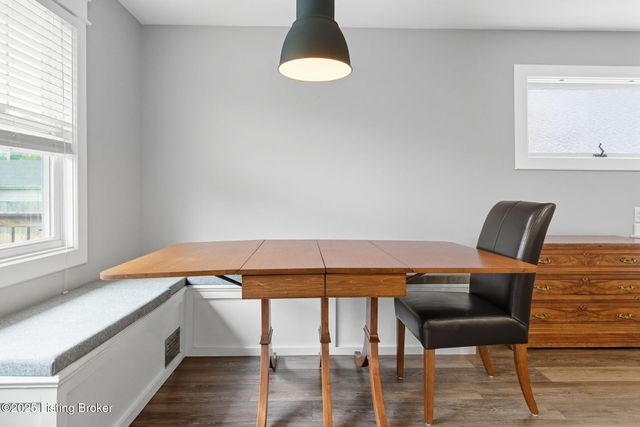 1860 Alfresco Pl, Louisville, KY 40205