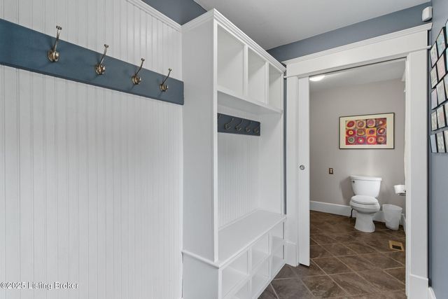 1860 Alfresco Pl, Louisville, KY 40205