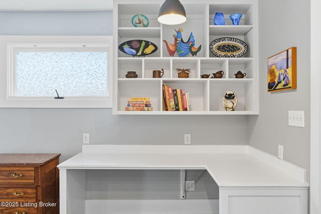 1860 Alfresco Pl, Louisville, KY 40205