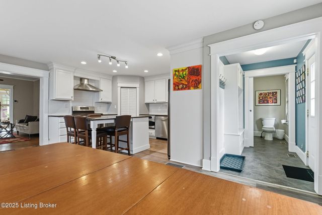 1860 Alfresco Pl, Louisville, KY 40205