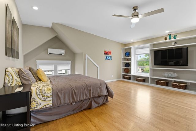 1860 Alfresco Pl, Louisville, KY 40205