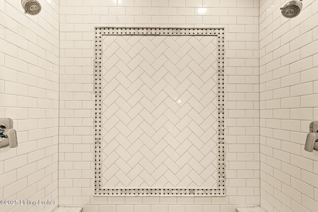 1860 Alfresco Pl, Louisville, KY 40205