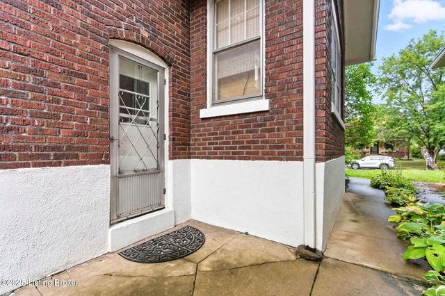 1860 Alfresco Pl, Louisville, KY 40205