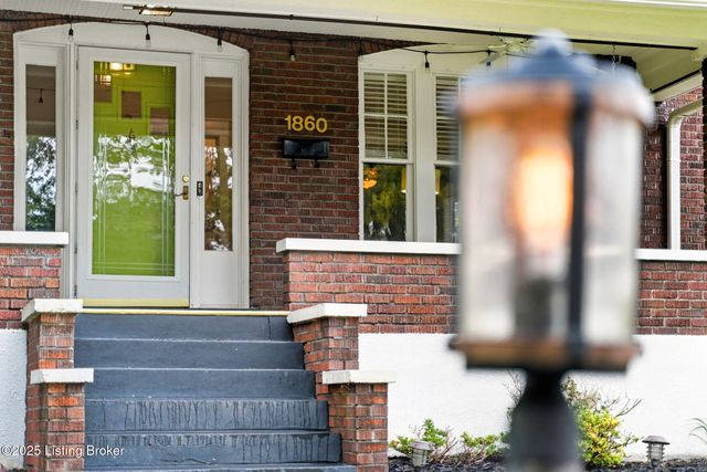 1860 Alfresco Pl, Louisville, KY 40205