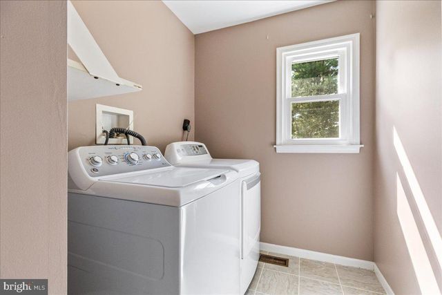 3 CARTWRIGHT DR W, Princeton Junction, NJ 08550