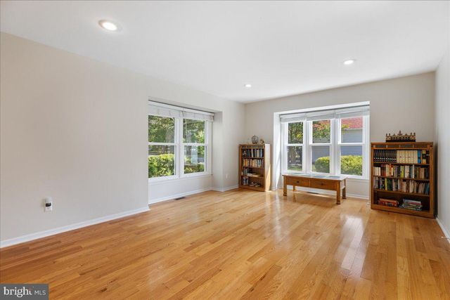 3 CARTWRIGHT DR W, Princeton Junction, NJ 08550