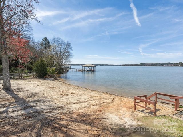 9111 Windjammer Drive, Tega Cay, SC 29708