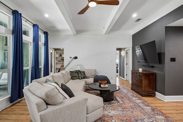 8839 Kingsley Road, Dallas, TX 75231