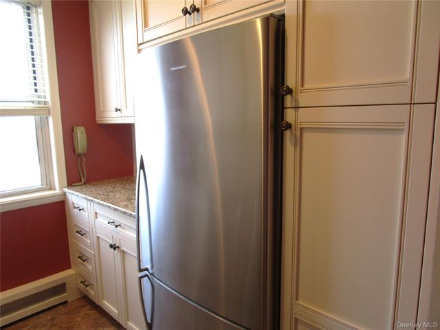 40 Daley Place 227, Lynbrook, NY 11563