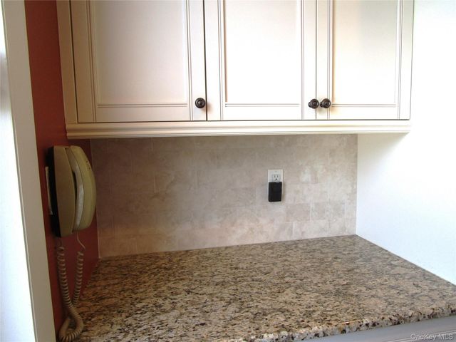 40 Daley Place 227, Lynbrook, NY 11563