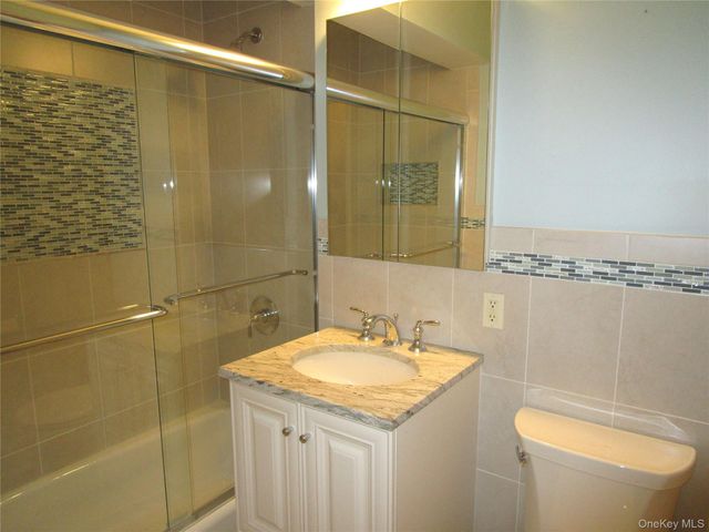 40 Daley Place 227, Lynbrook, NY 11563