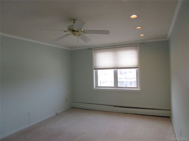 40 Daley Place 227, Lynbrook, NY 11563