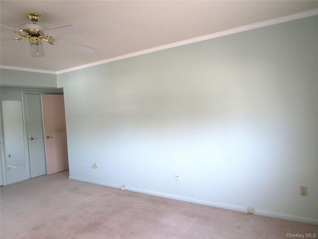 40 Daley Place 227, Lynbrook, NY 11563