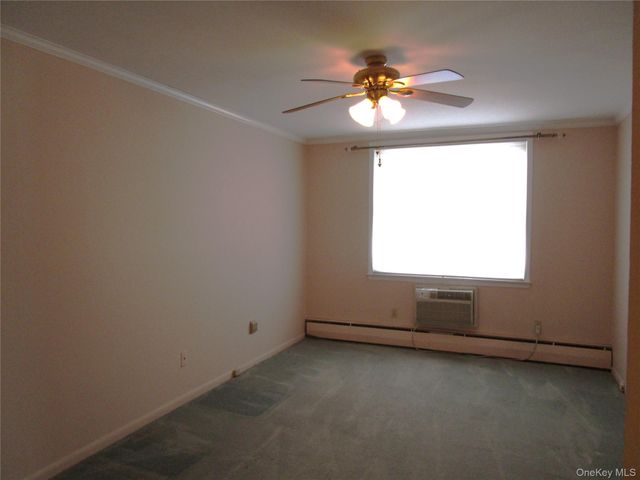 40 Daley Place 227, Lynbrook, NY 11563