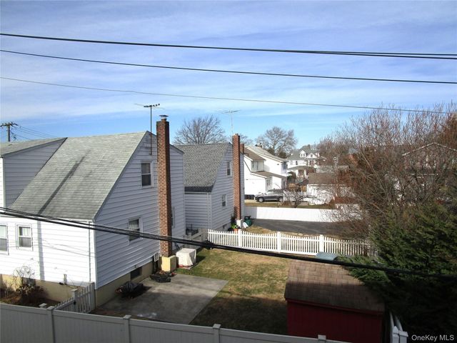 40 Daley Place 227, Lynbrook, NY 11563