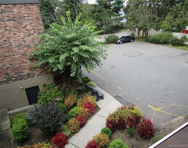 40 Daley Place 227, Lynbrook, NY 11563