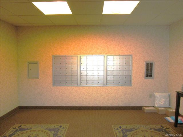 40 Daley Place 227, Lynbrook, NY 11563