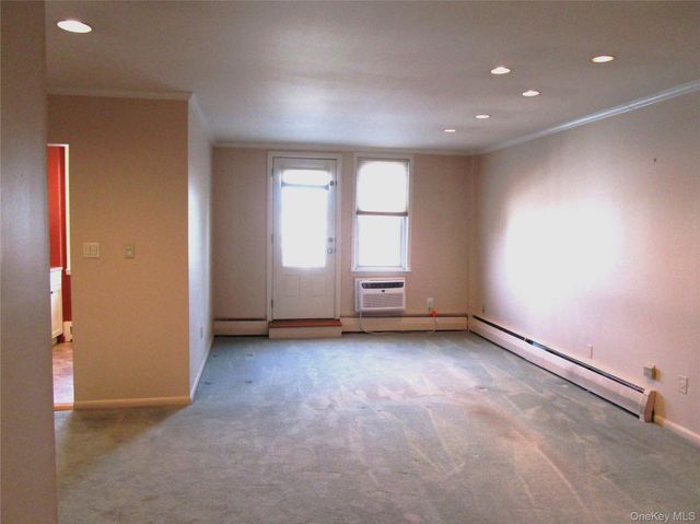 40 Daley Place 227, Lynbrook, NY 11563